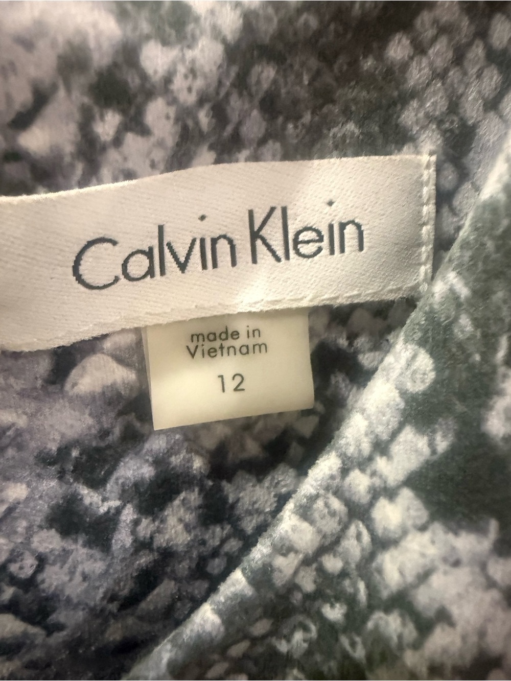 Calvin Klein Sleeveless Gray Black White Snake-Print Sheath Dress - Size 12 - Picture 4 of 6